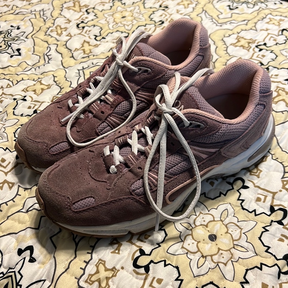 Women's Vionic Walker Mauve Suede 7